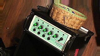 culona se deja manosear en clase